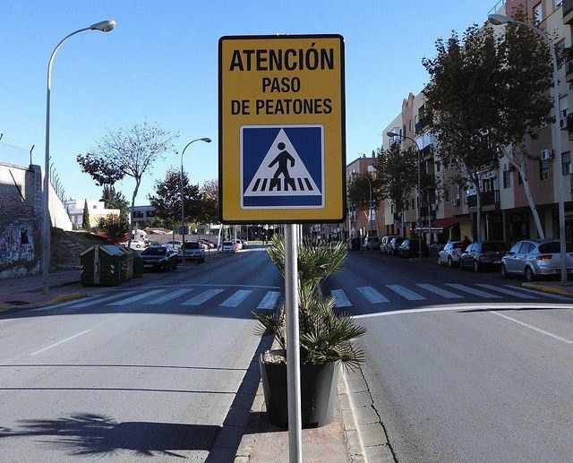Detenido por robar señales de tráfico para venderlas como chatarra