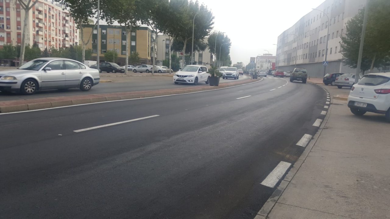 El Ayuntamiento prosigue con el plan de asfaltado de varias calles de la ciudad