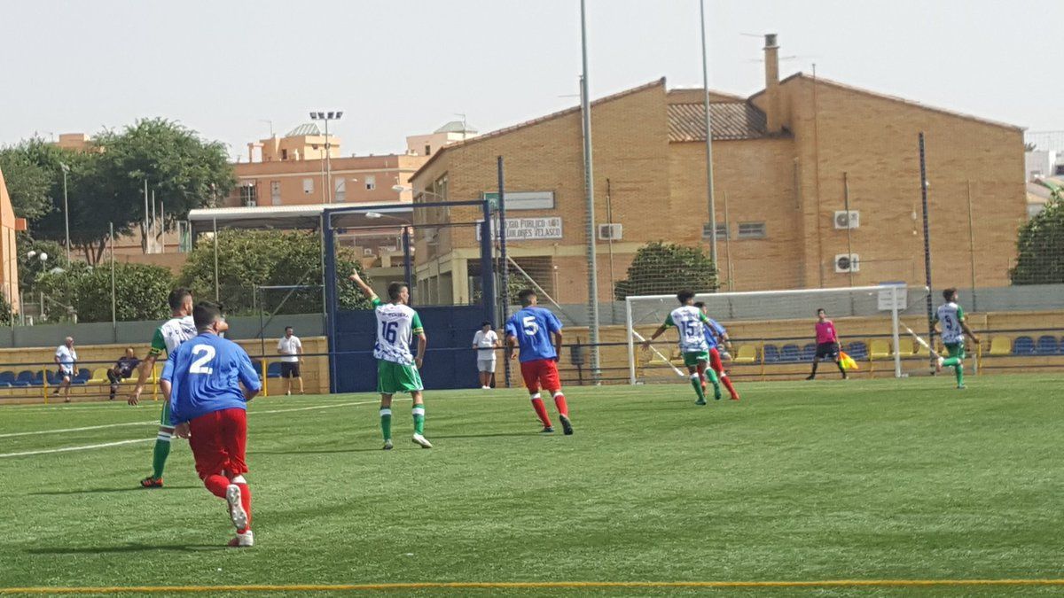 Mucha calor y goles en el debut de la Rociera