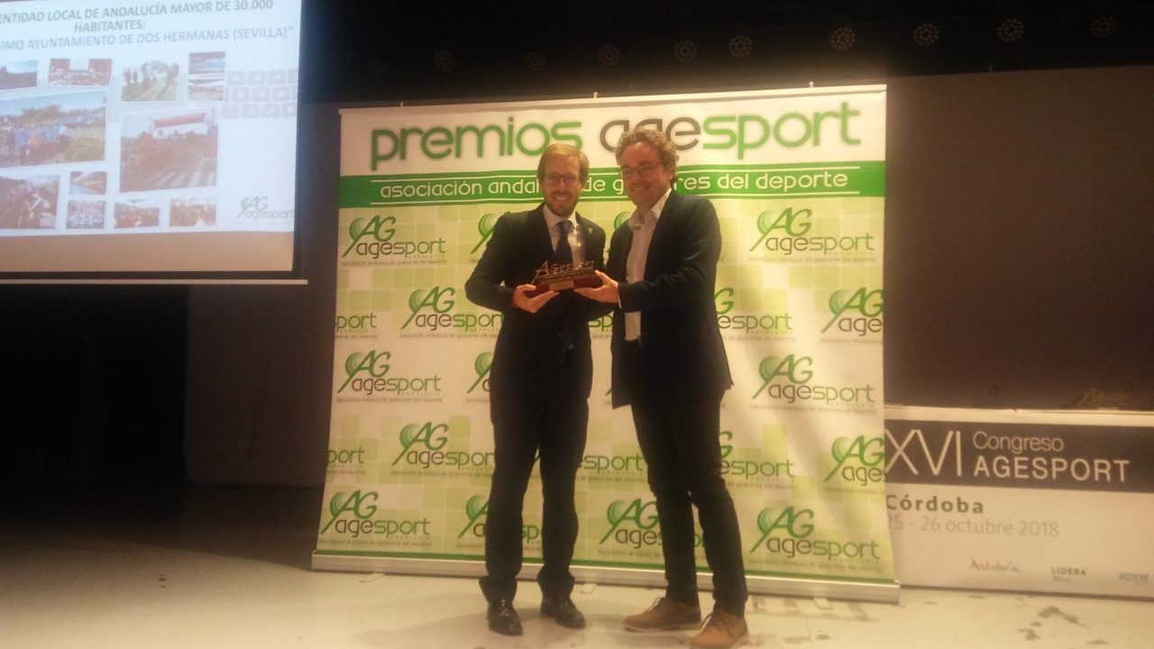 Dos Hermanas recibe el premio a la mejor entidad local en la promoción deportiva