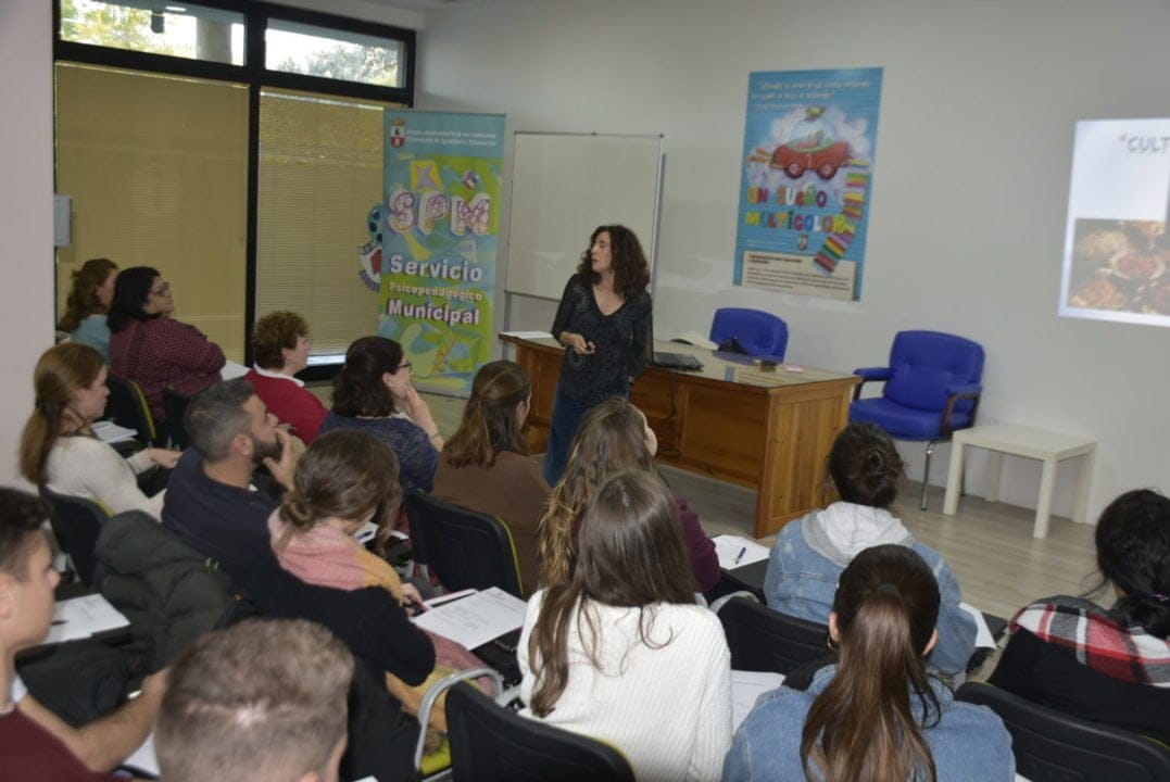 Charla sobre los trastornos de conducta alimentaria