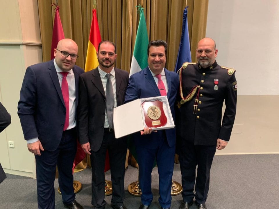Los bomberos de Sevilla premian a la Banda de Presentación