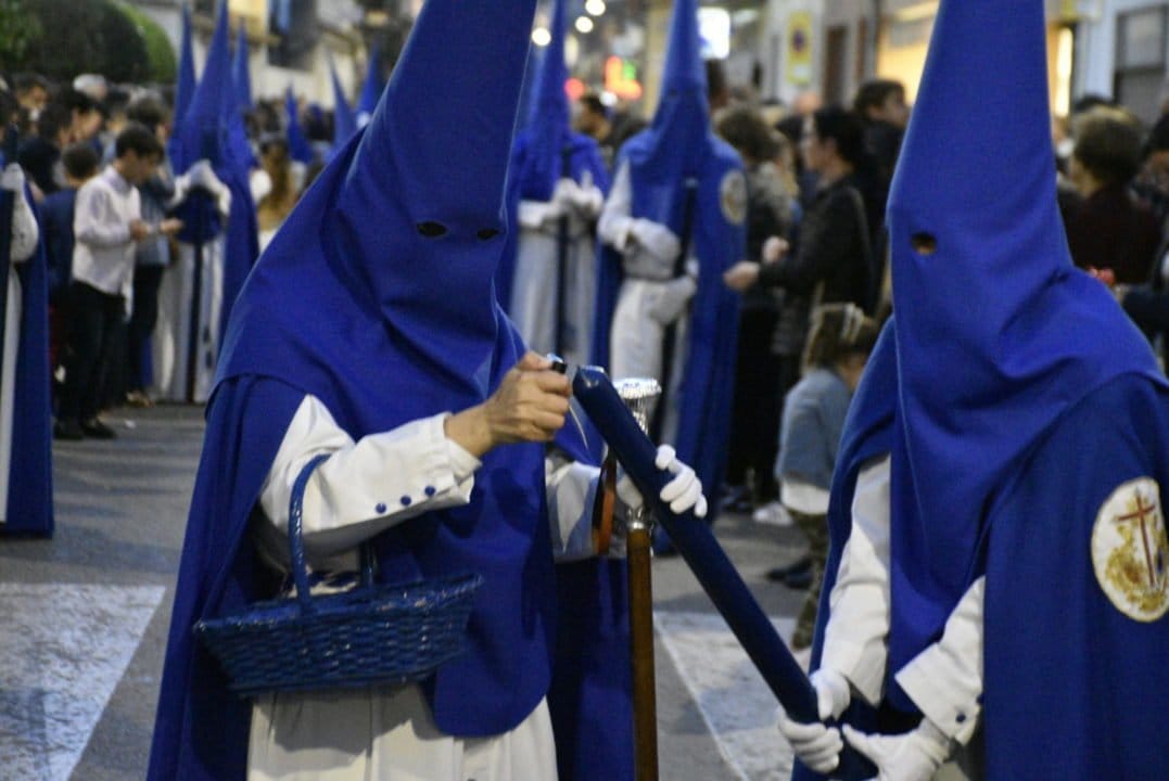 Un #lunessantoentucasa con la Hermandad de la Santa Cruz