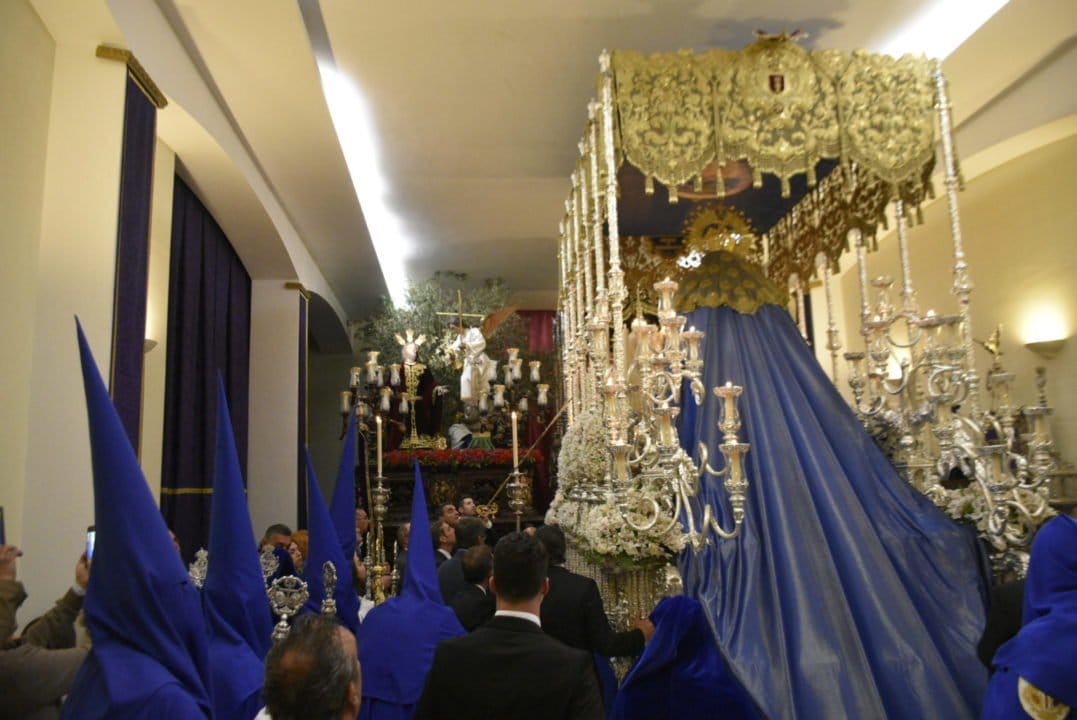 Amor y Sacrificio ante los titulares de Oración