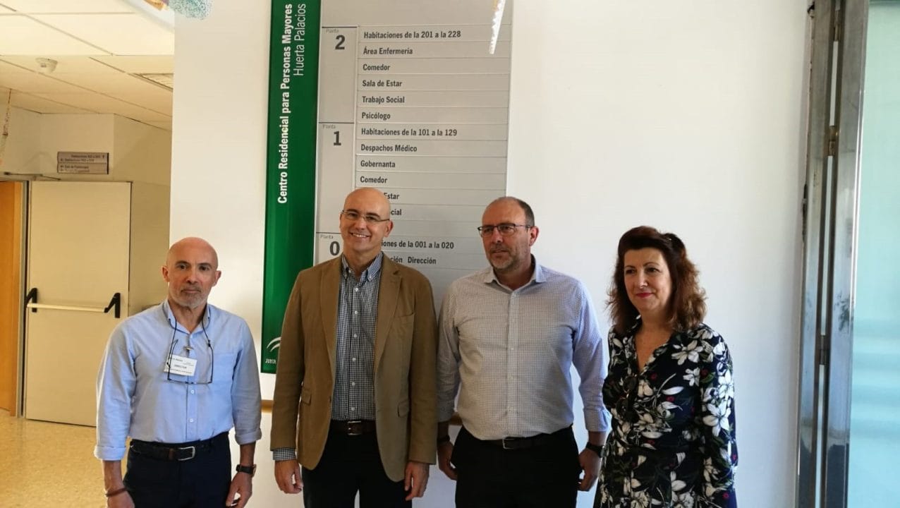 El nuevo delegado territorial visita la residencia de Huerta Palacios