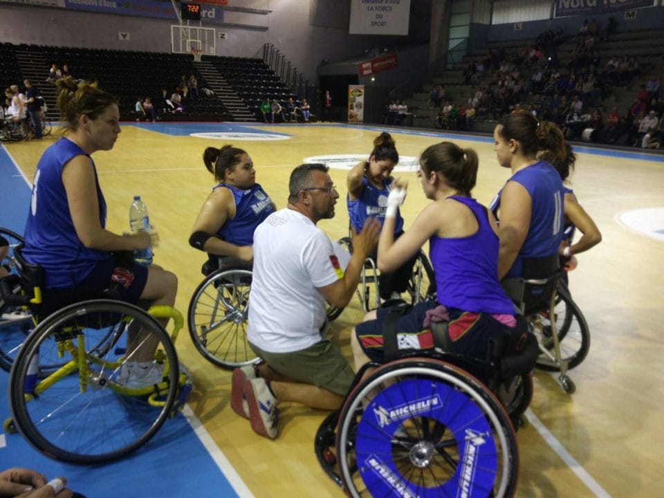 Un jugador de BSR Vistazul entrena a la Selección Española Femenina