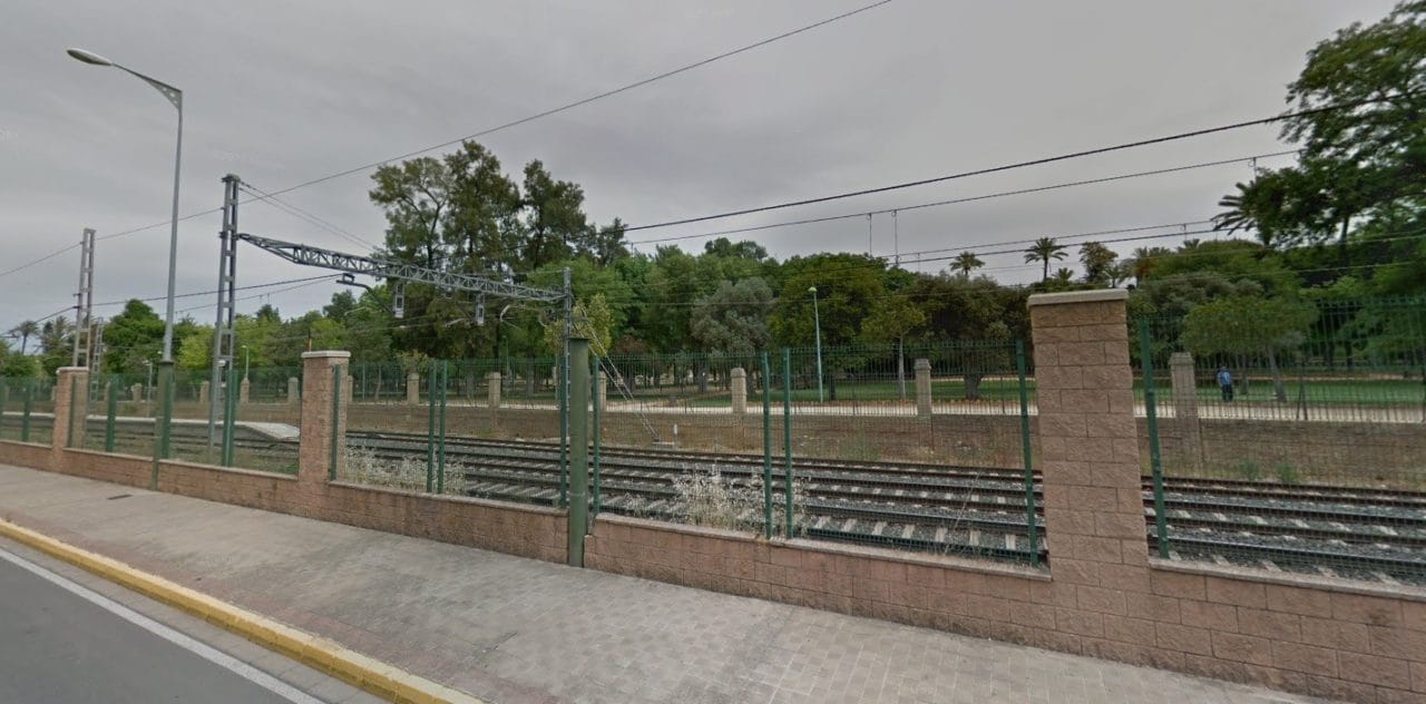 Adif estudiará el soterramiento del tren a su paso por Dos Hermanas