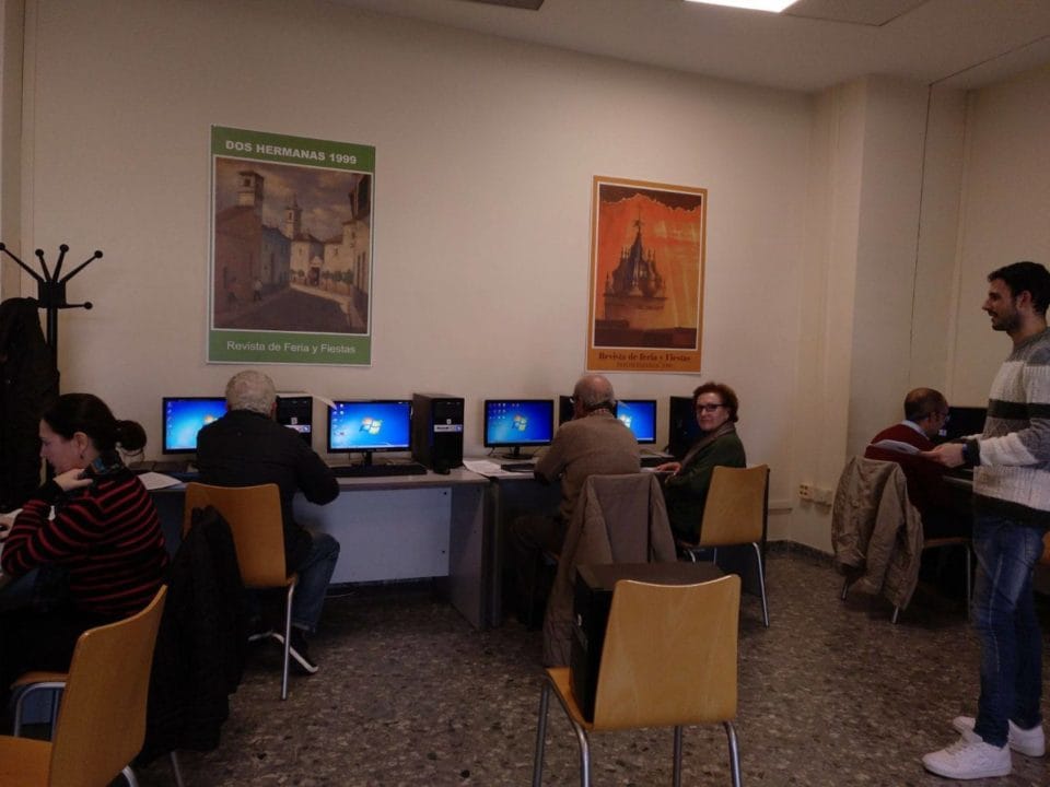 Vuelven los cursos de informática y redes sociales a la biblioteca