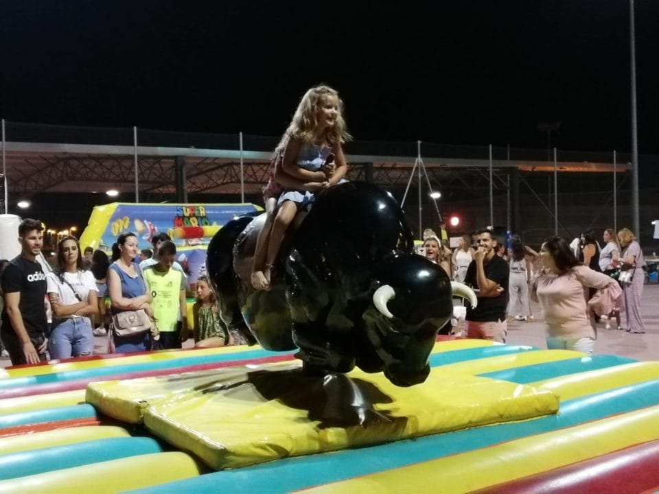 Primera feria en el Club Fernando Varela