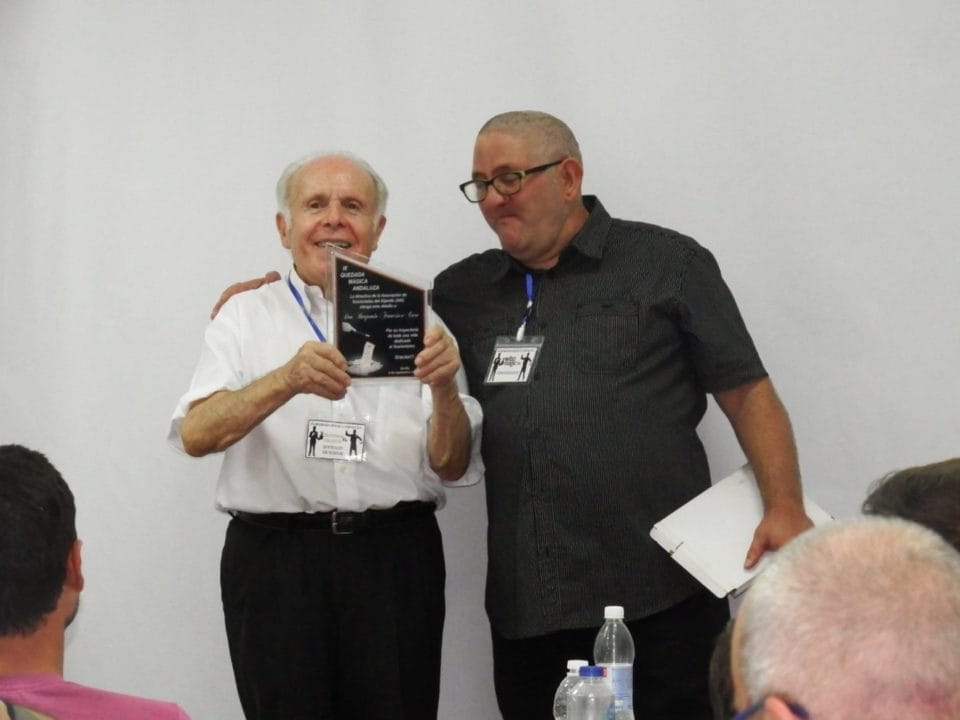 El Profesor Francis recibe un homenaje del mundo de la magia
