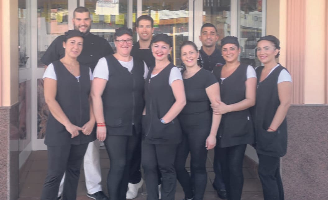 Hermanos MG abre su nueva carnicería en Berrocash