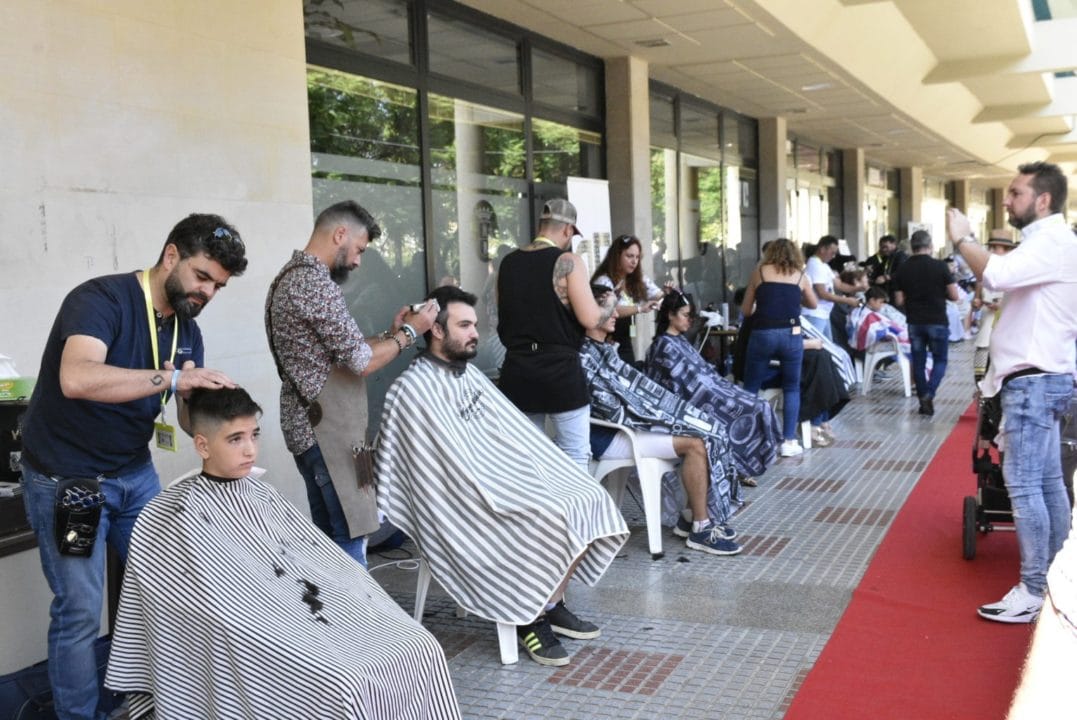 Los peluqueros recaudan 1.800 euros para el Programa Ángeles