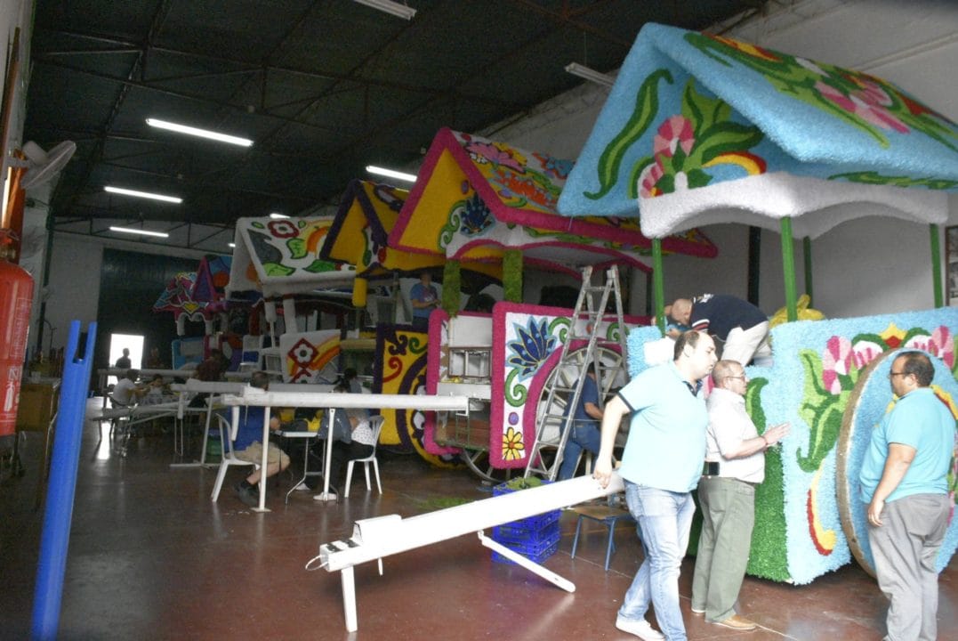 El cortejo de la romería supera los 200 vehículos de tracción animal