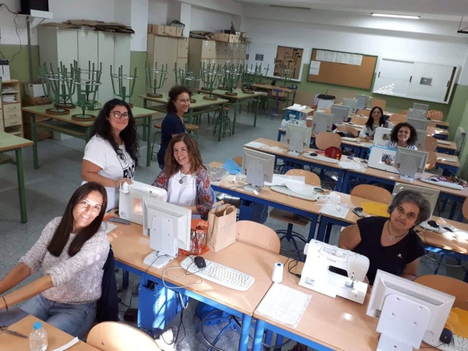 Portabocadillos de tela por el Medio Ambiente en el IES Mariana Pineda