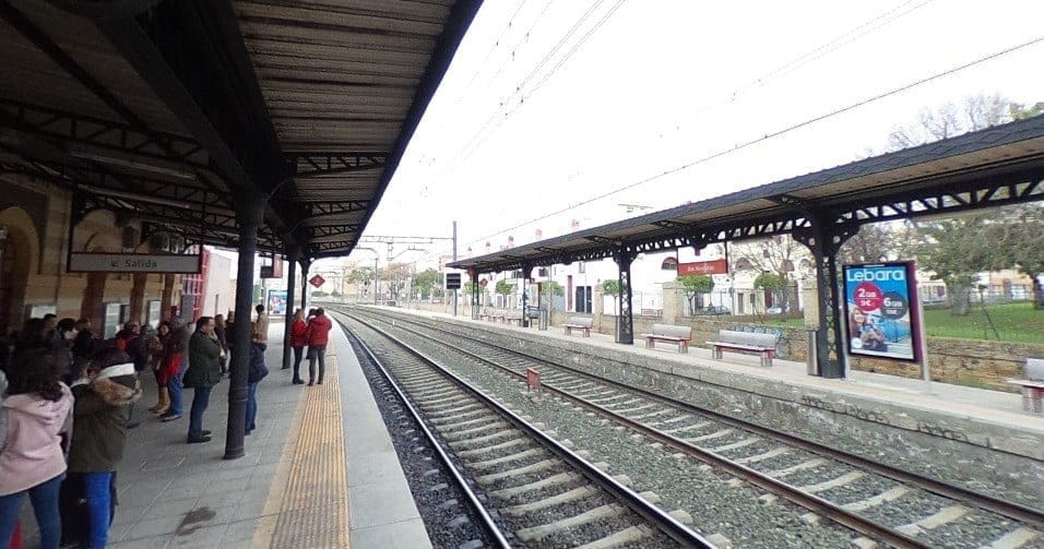 Obras de mejora en la vía 4 de la estación de Dos Hermanas