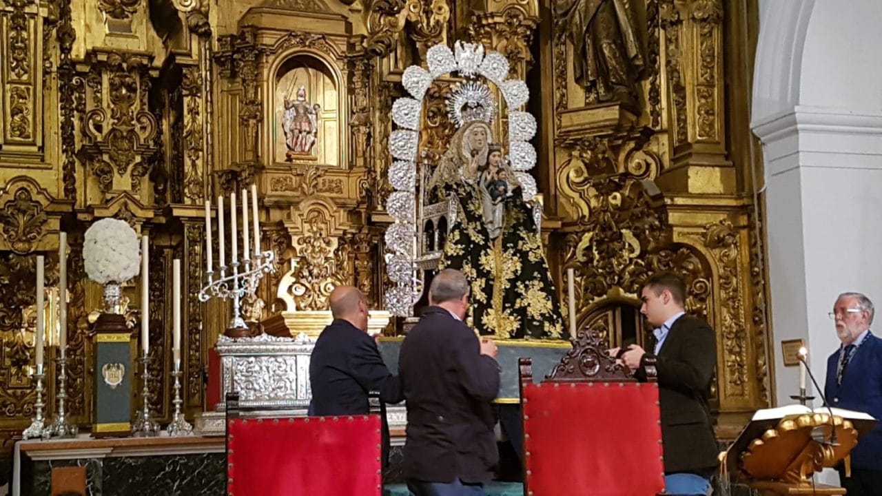 Santa Ana volvió a su capilla tras presidir las Misas de Difuntos