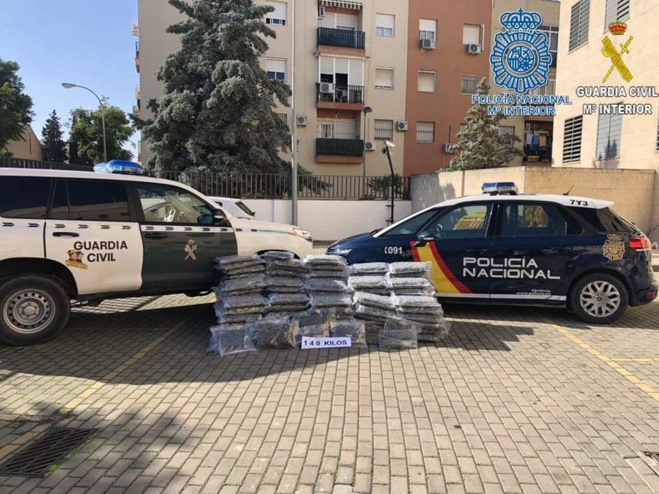 Cae una organización que recolectaba marihuana para su venta en Europa