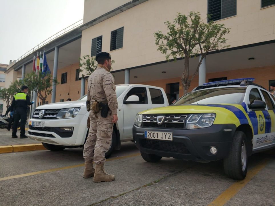 El Ejercito del Aire realiza labores de información en Dos Hermanas
