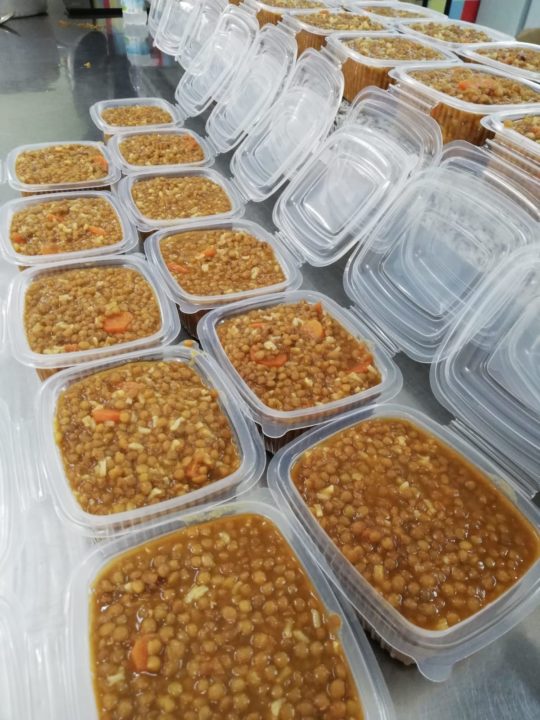‘Un plato solidario’ desde la cocina del Colegio Antonio Gala