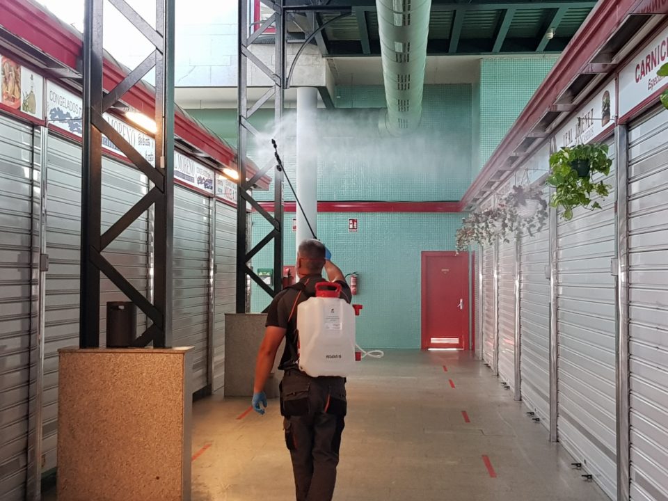 Las medidas de desinfección se intensifican en los mercados municipales