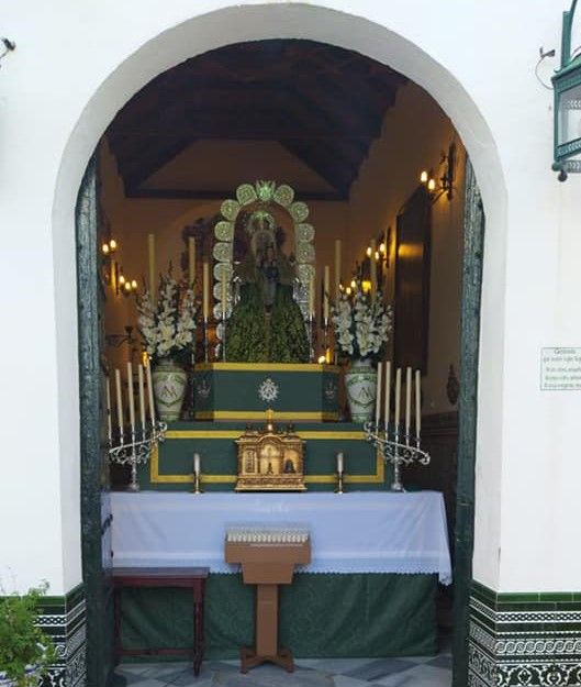 Peculiar forma de volver al culto de Santa Ana tras el confinamiento