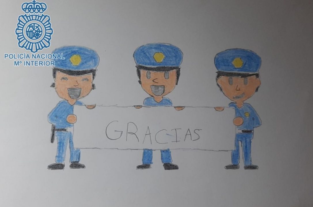 Centenar de dibujos para la Policía Nacional del colegio del barrio