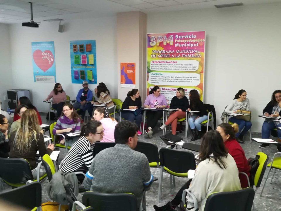 Las familias valoran su paso por las charlas y talleres del SPM