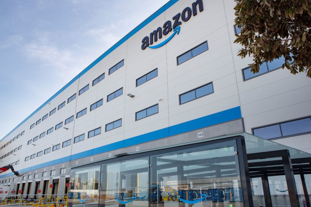El centro logístico de Amazon busca personal para Navidad