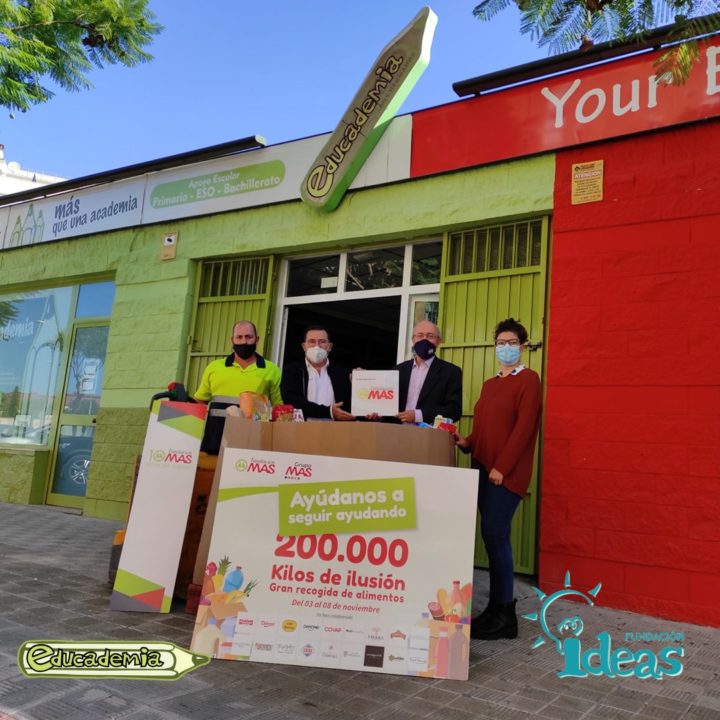 Reparto de alimentos entre las familias más vulnerables de la ciudad