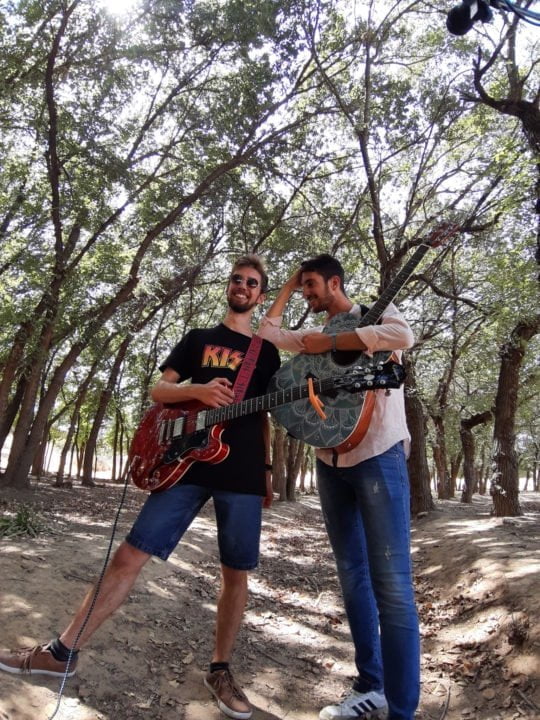 Un grupo indie de temas propios y versiones acústicas