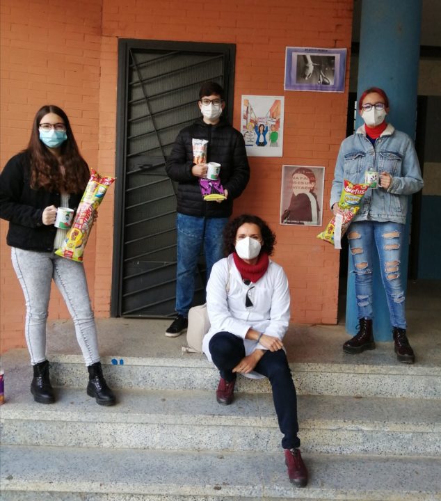Un alumno gana el concurso de carteles ‘No soy tu muñeca’