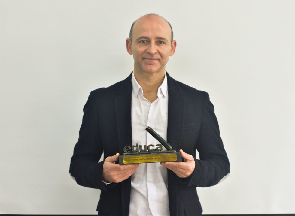 Manuel Flores ya tiene su premio EDUCA ABANCA al mejor docente
