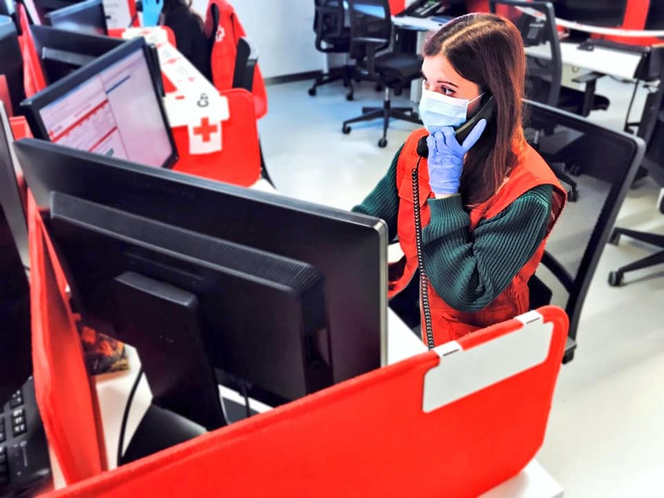 El 67,7% de las personas atendidas por Cruz Roja en 2020 eran mujeres