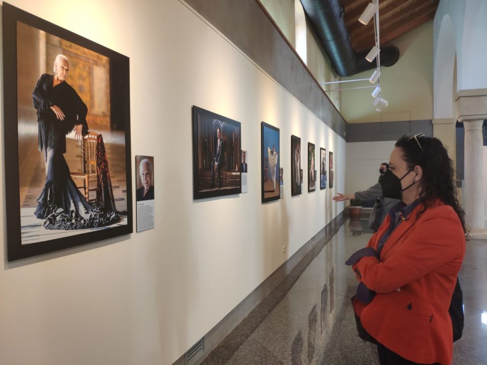 Una muestra gráfica rinde tributo al flamenco en La Almona
