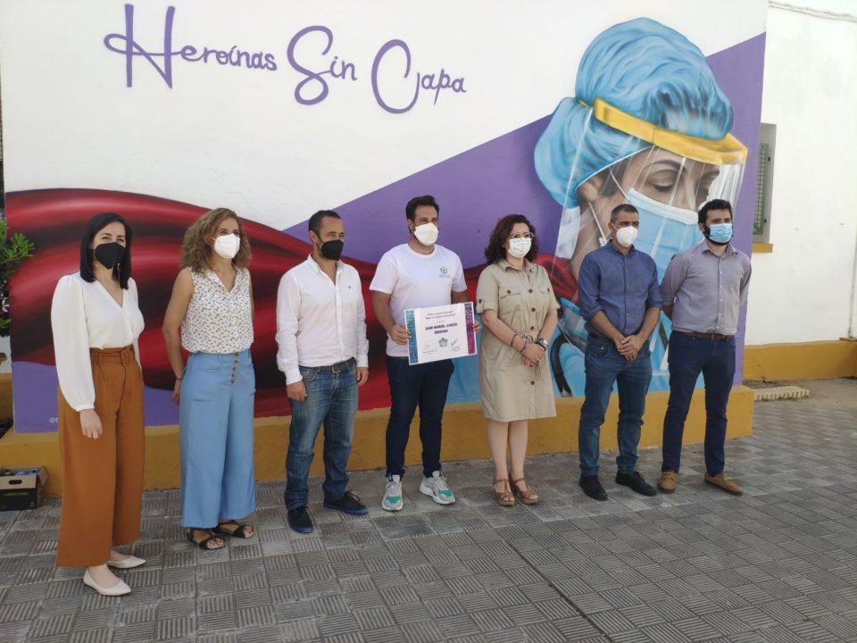 La mujer sanitaria y maestra homenajeada en el CEIP San Sebastián