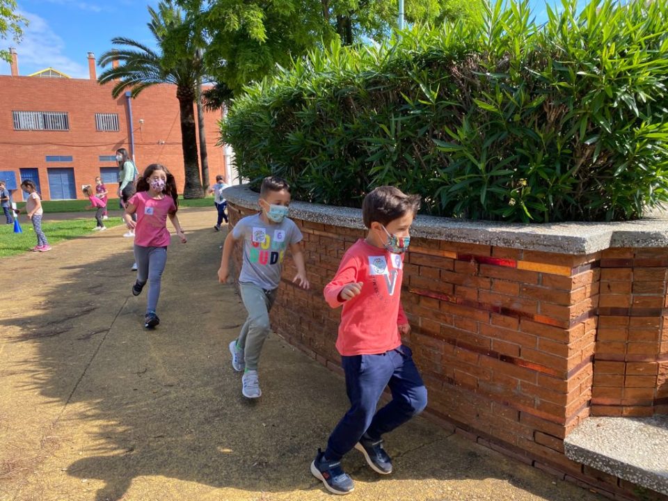 La Educación Física sale del CEIP El Palmarillo a la calle