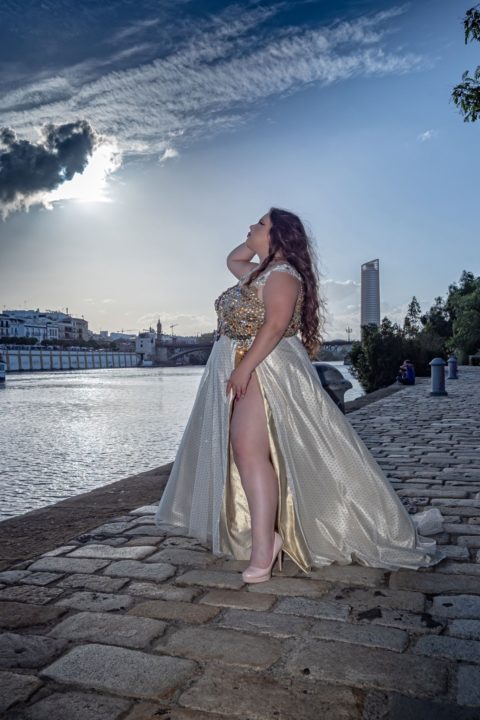 Berta Lemus, modelo curvys, se corona como Miss Earth