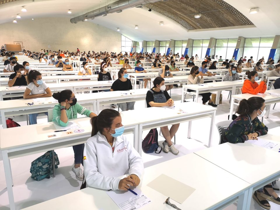 El alumnado nazareno se examina en estos días de la PEvAU