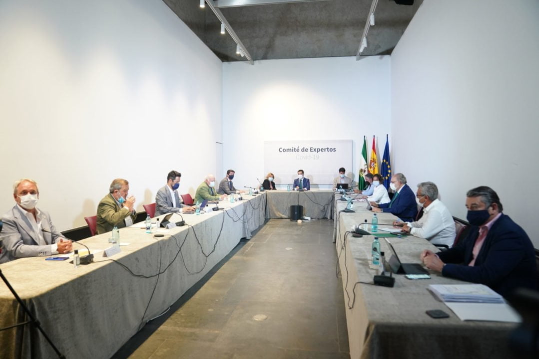 Revisión de las medidas Covid-19 por la evolución favorable