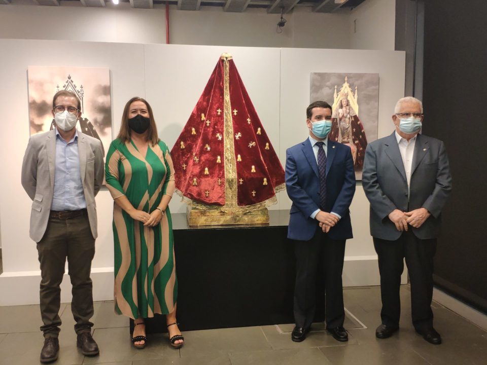 El manto más icónico de Valme protagoniza una exposición en La Almona