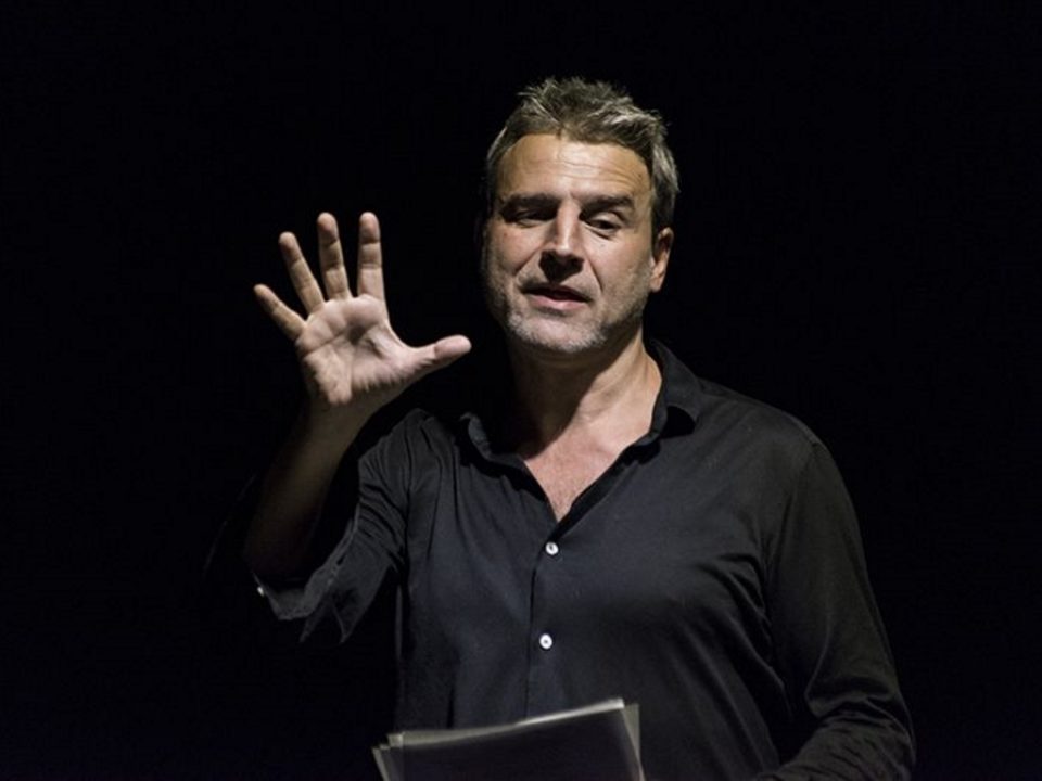 Cita con el actor Alberto San Juan en el teatro municipal