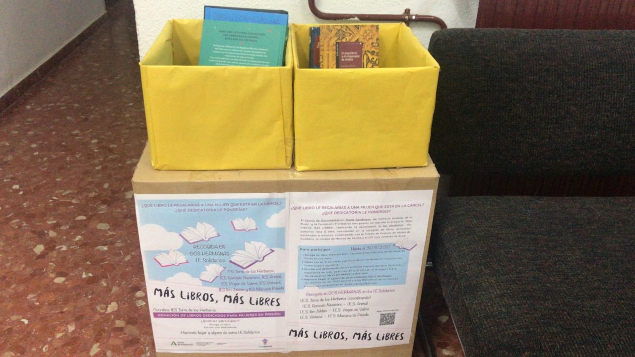 Varios institutos recogen libros para donarlos a mujeres presidiarias