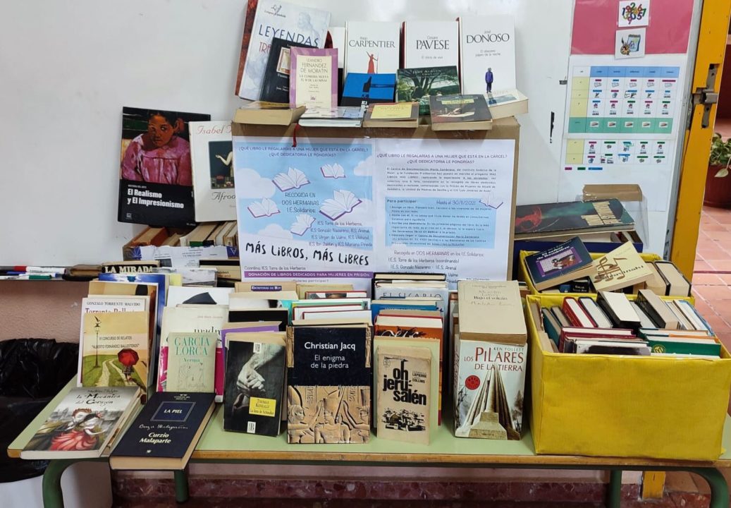 Donación de unos 500 libros para las mujeres presas