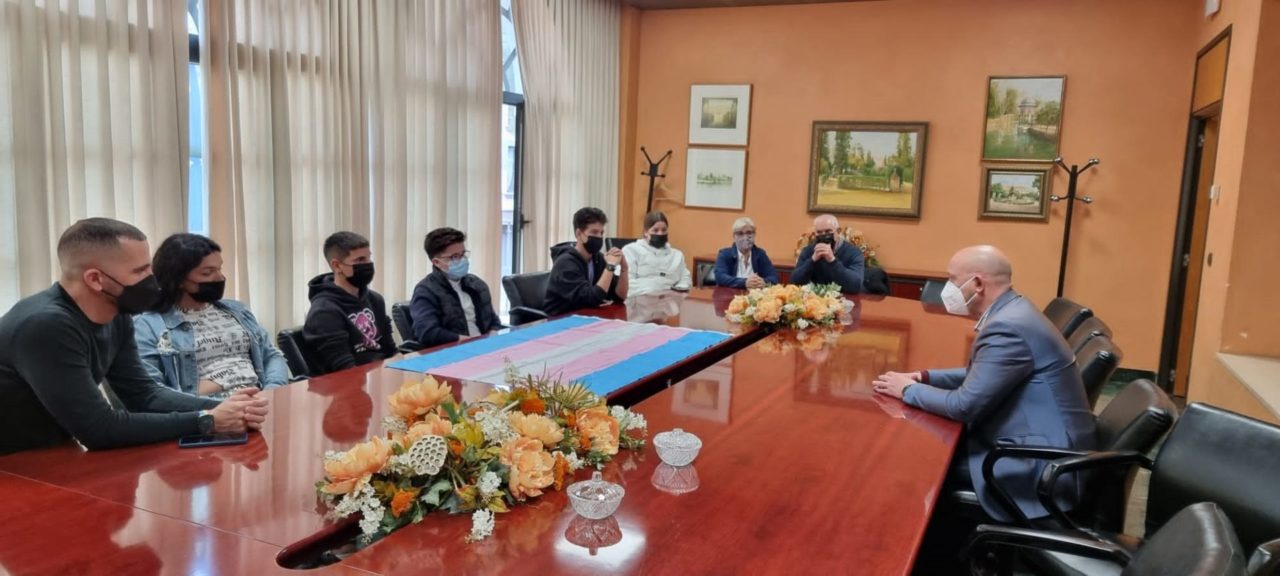 El colectivo trans lleva sus propuestas al Ayuntamiento