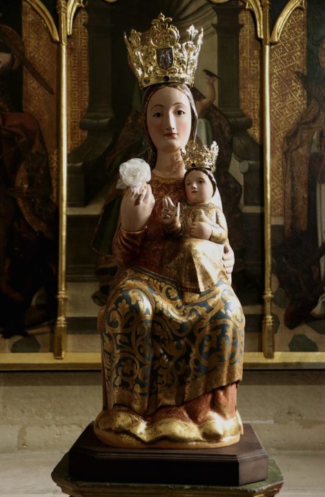 Una reproducción de la Virgen de Valme, en el Ayuntamiento de Sevilla