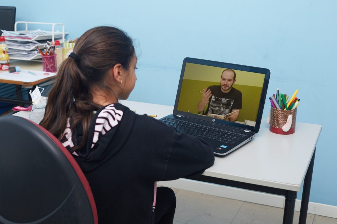 Apoyo escolar y psicológico gratuito para los niños ucranianos