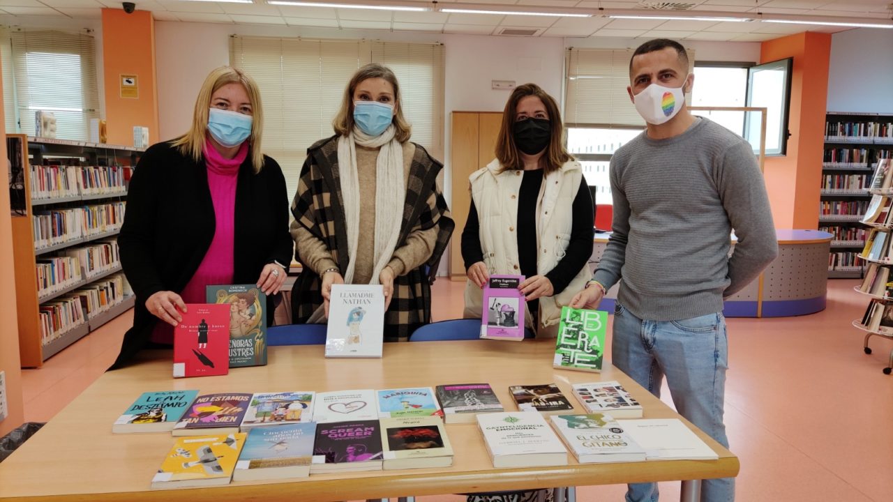 Sección de temática LGTBI en las bibliotecas municipales