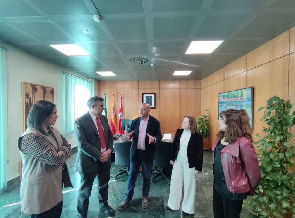 Encuentro institucional del alcalde con la Asociación Empresarial Tixe