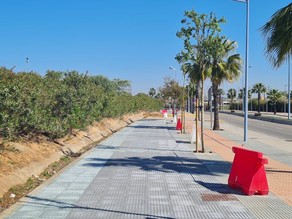 La pavimentación de la ronda Adolfo Suárez al 50% de su ejecución