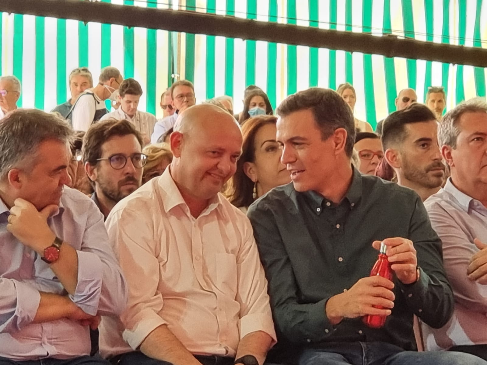 Un promoción de vivienda social recibe al presidente del Gobierno